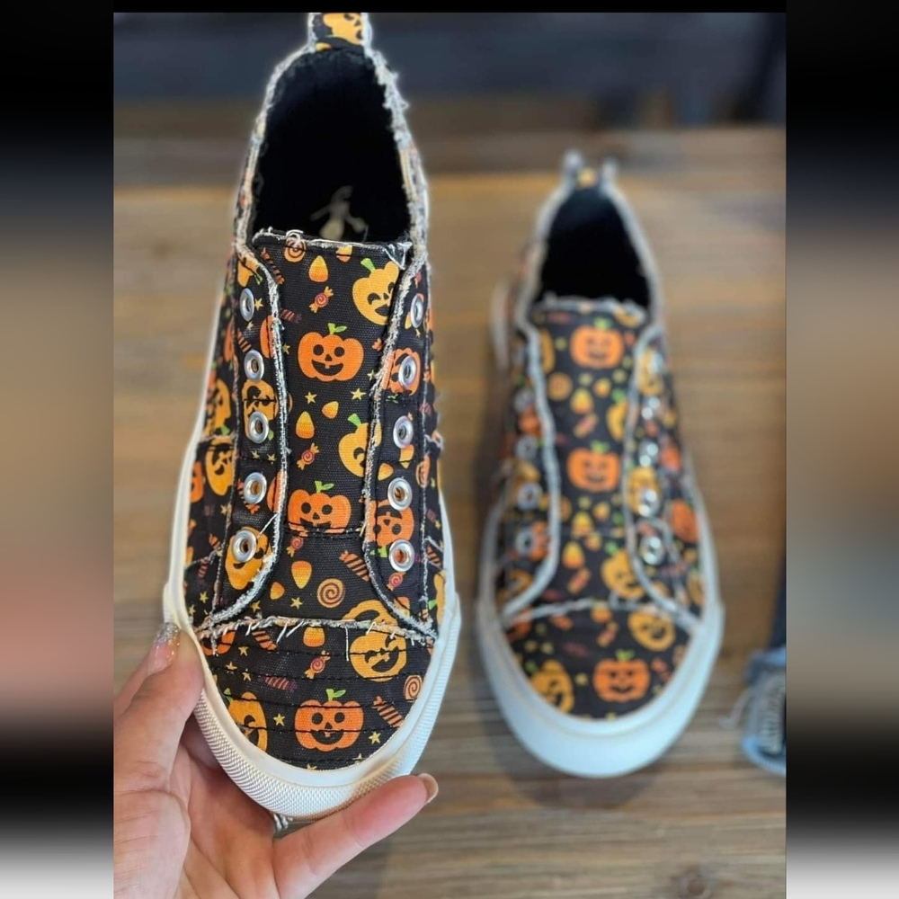 Corkys Black Pumpkin tennies